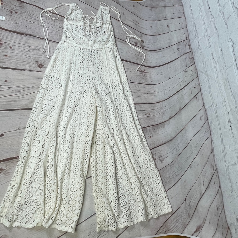 FREE PEOPLE Beach light crochet beige coverup jumpsuit, size M - Picture 7 of 16